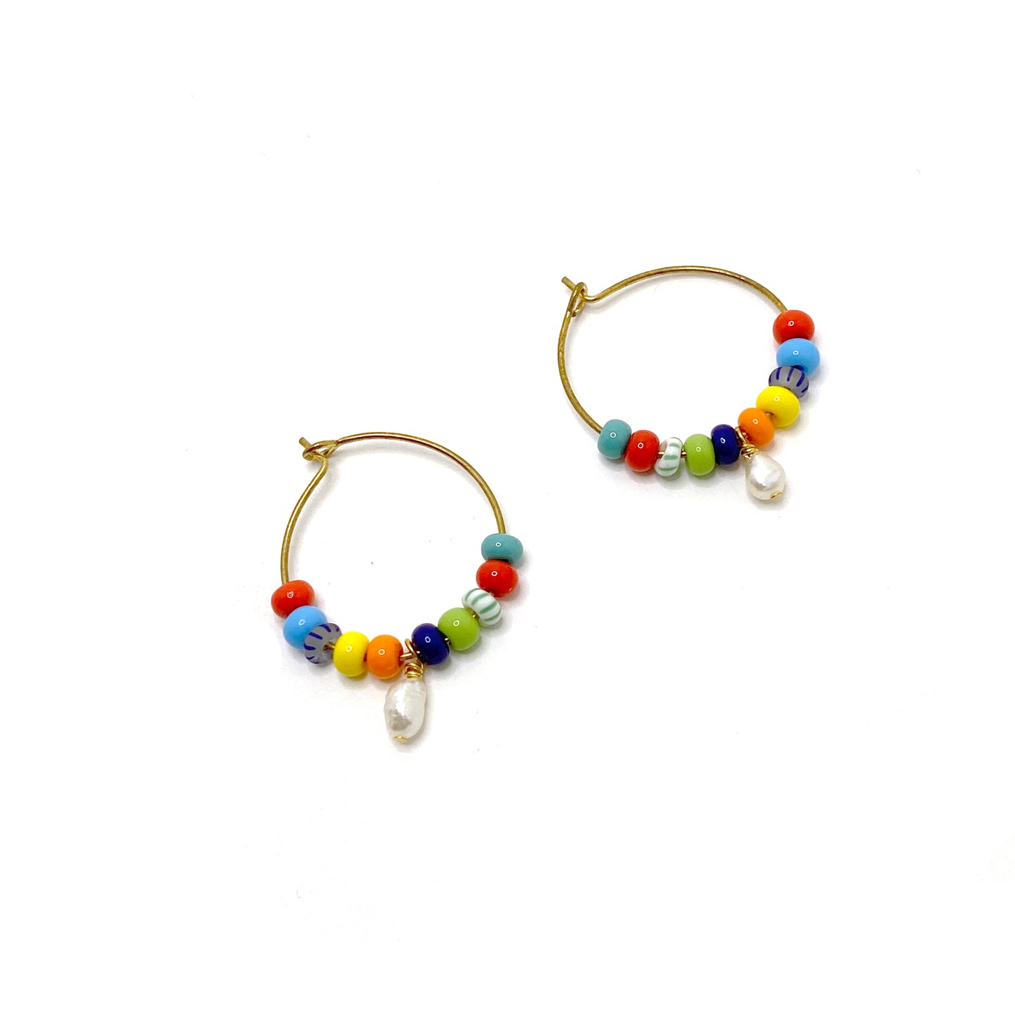 Mini hoop earrings with seed beads and pearl