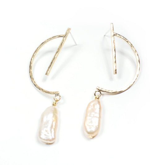 Ginger Modern Pearl Earrings in Brass