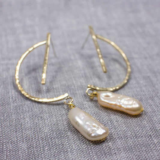Ginger Modern Pearl Earrings in Brass